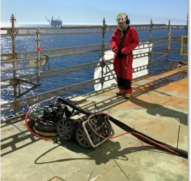 This robot effectively removed tire coating on Gullfaks B. Photo: Beerenberg