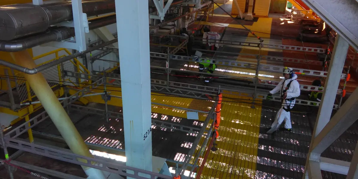 Replacement of 70 m2 with grating carried out with rope access technique (RAT)